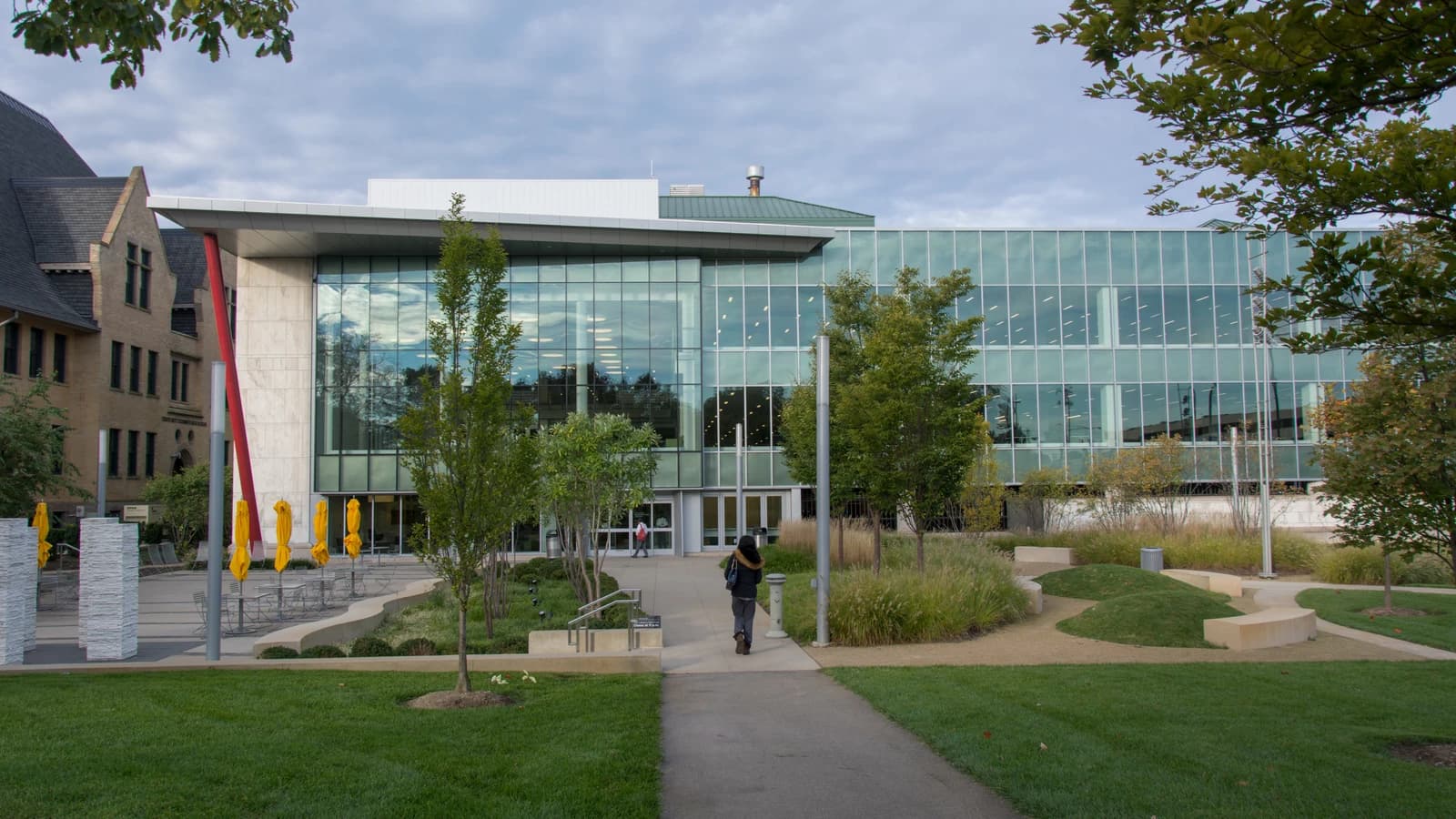 Archival photograph of the modern wing and entrance of Columbus Metropolitan Library's Main Library.