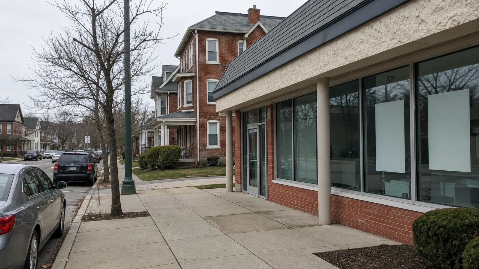 Illustrated Columbus home beside a dated mortgage-rate line that reverses the following week.